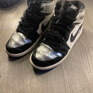 Nike Air Jordan 1 Mid Black White Metallic Silver Youth Size 1.5Y Sneakers